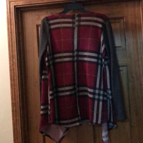 Plaid cardigan with grey sleeves - Picture 2 of 2